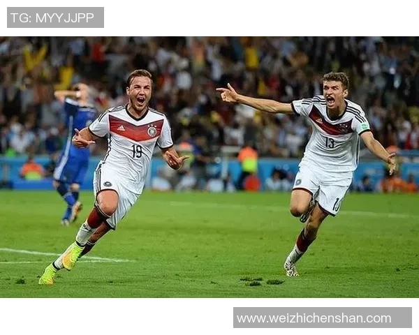 四字足球明星的传奇故事与辉煌成就盘点